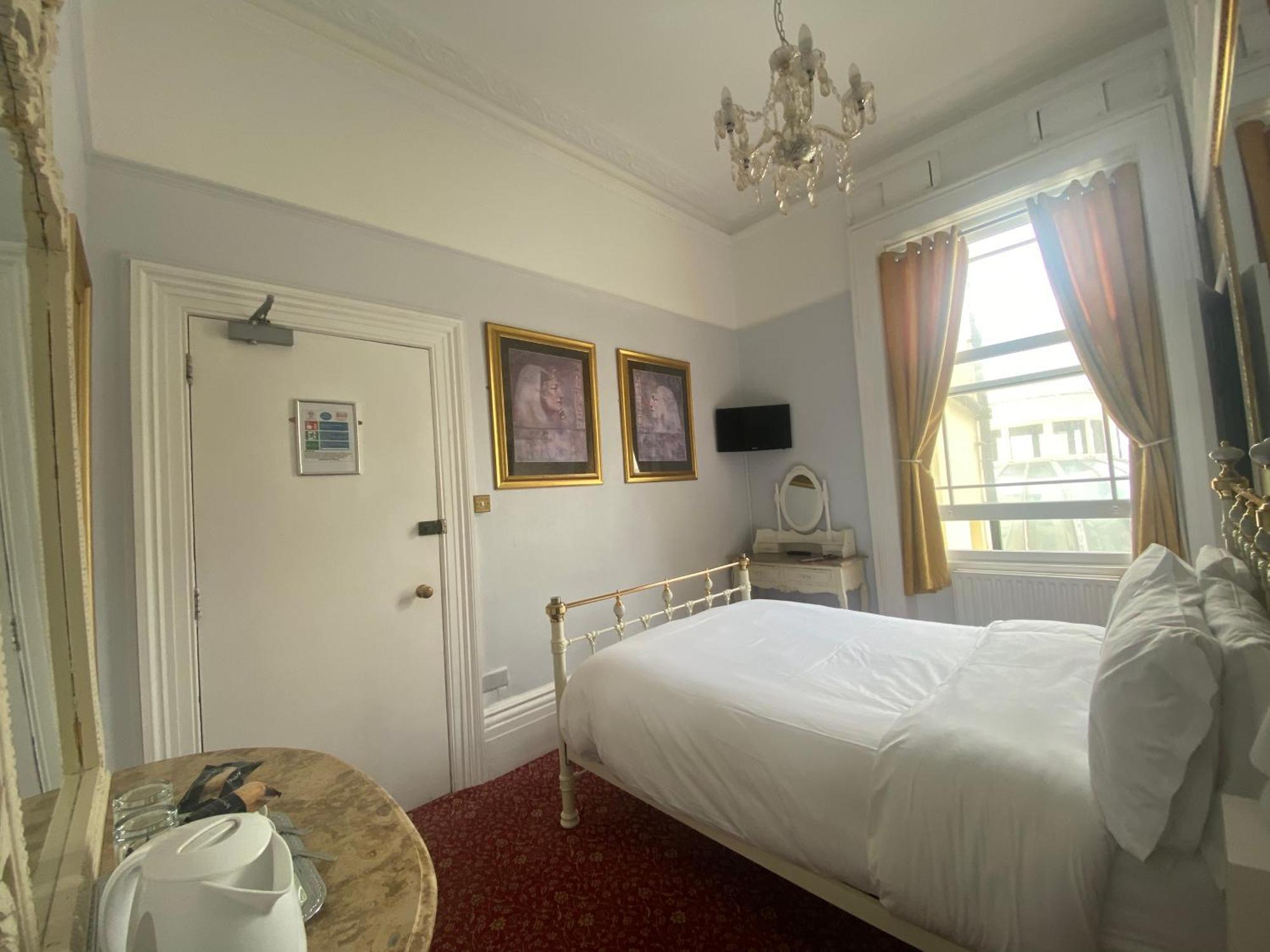 Blue Sky Guest House Brighton Room photo